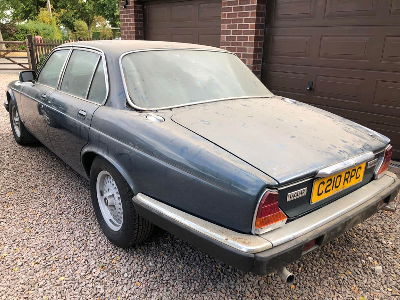 Jaguar Sovereign 4.2 - rear