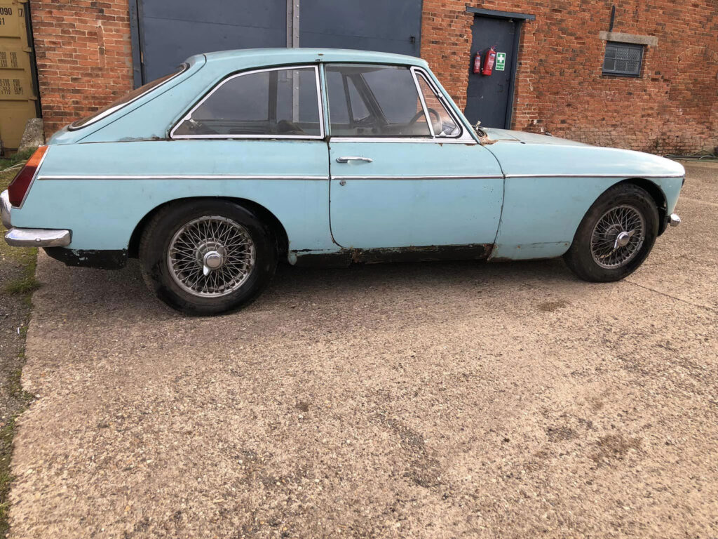 mgb gt blue