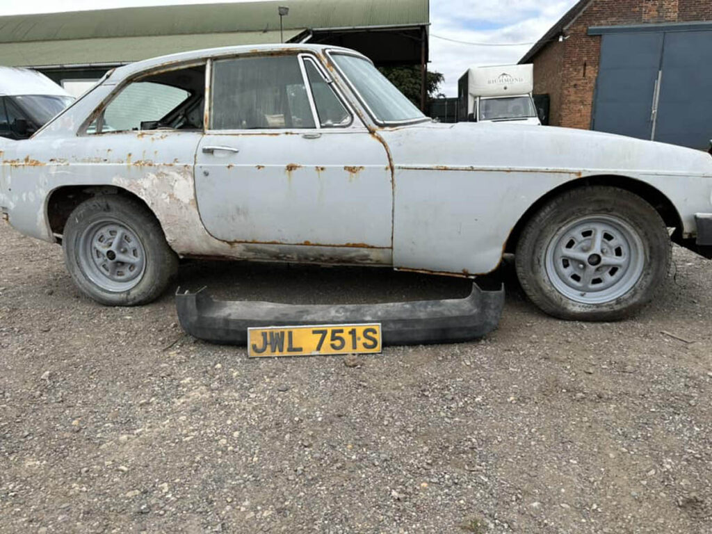 MGB GT Restoration - JWL751S