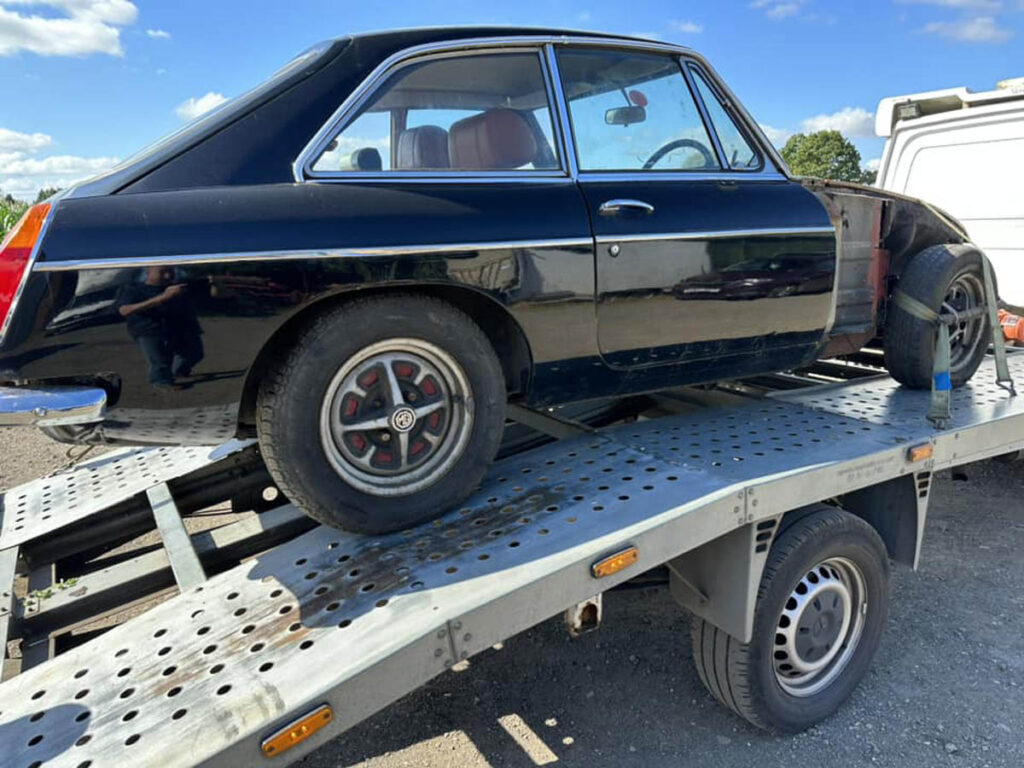 mgb gt black