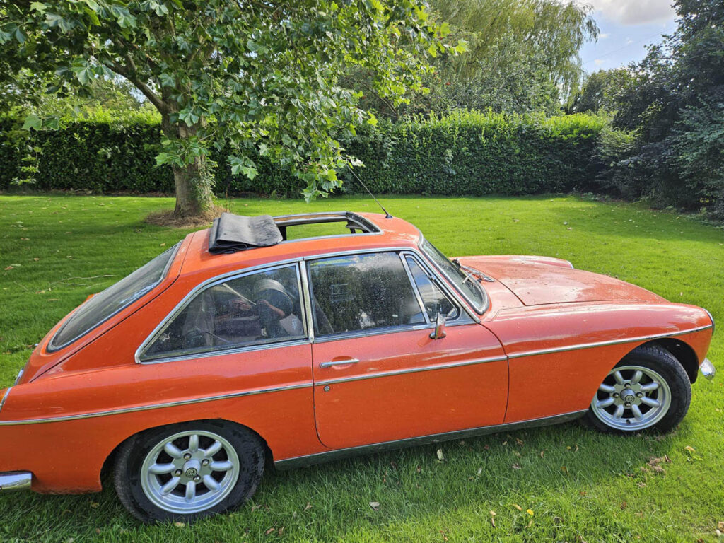 mgb gt orange