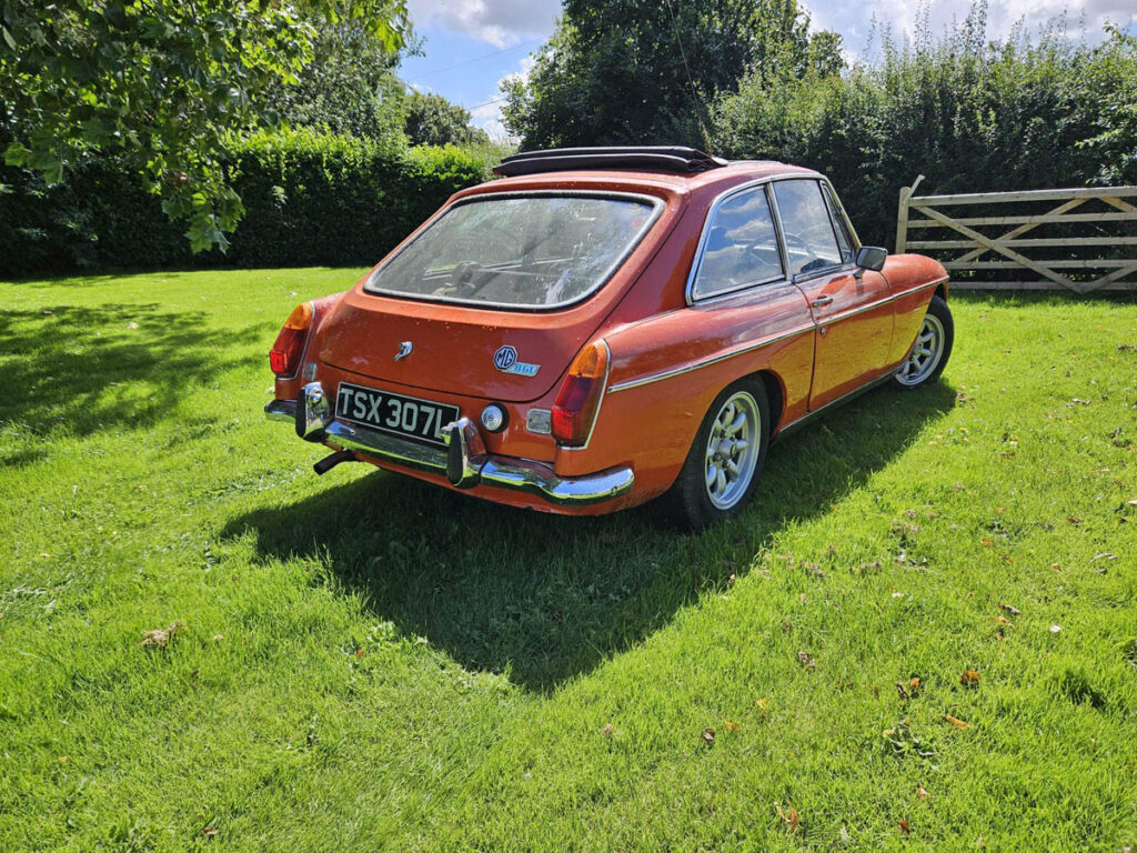 mgb gt orange