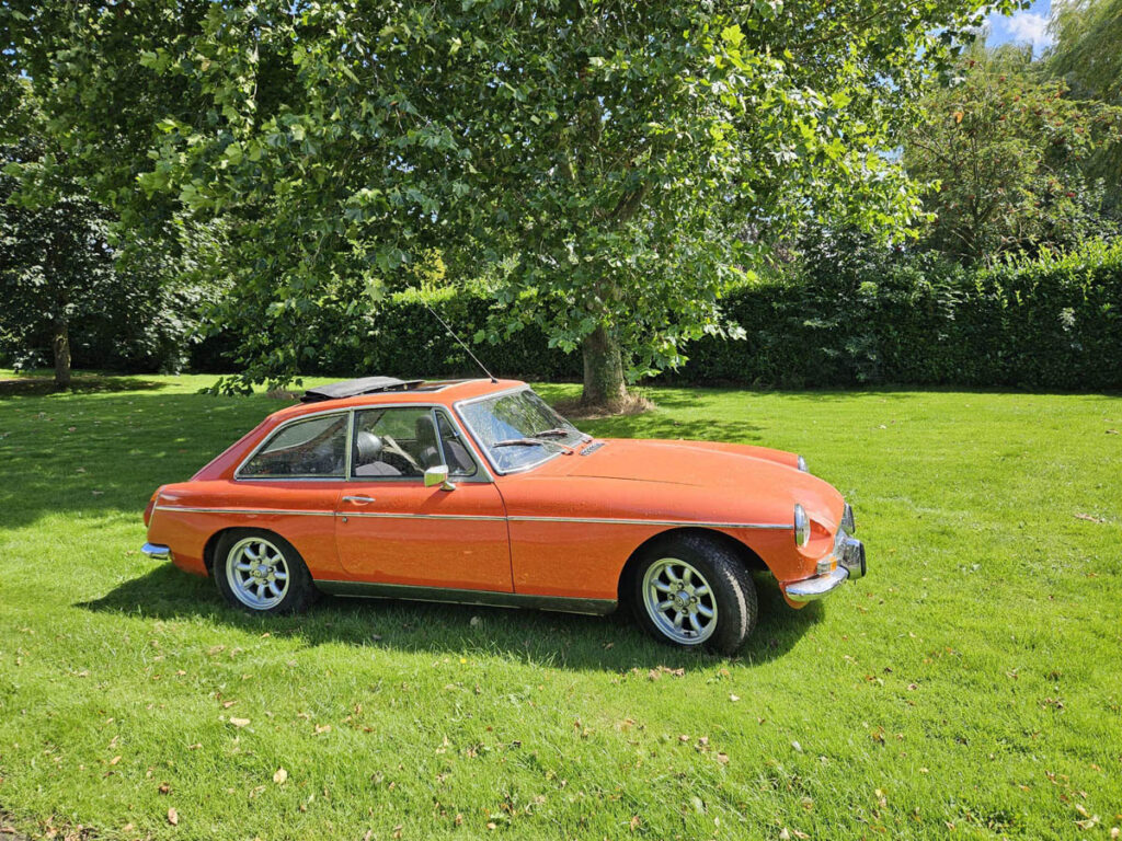 mgb gt orange