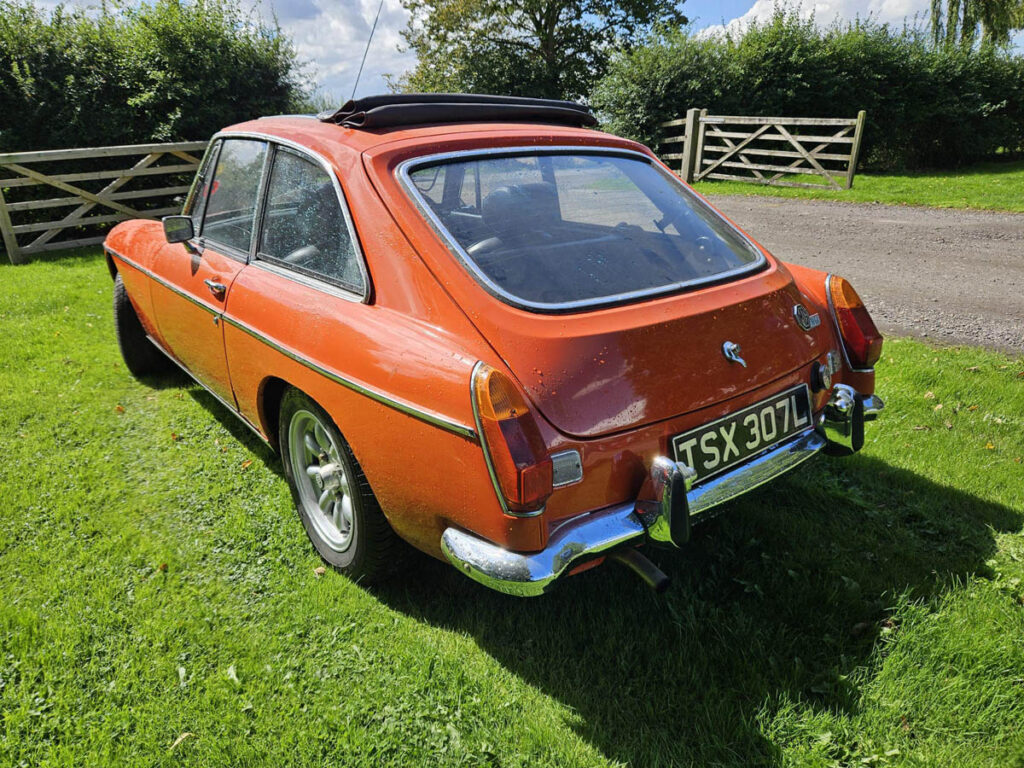 mgb gt orange