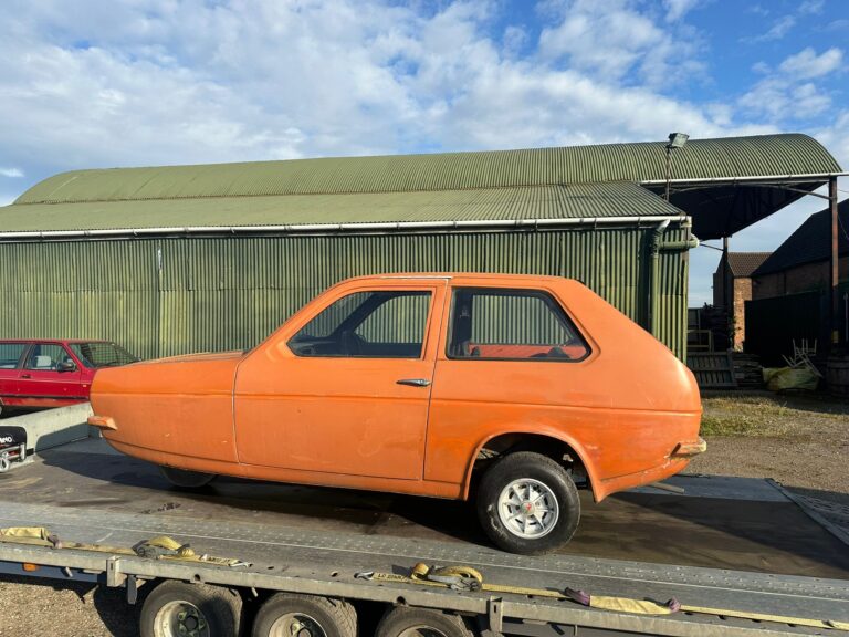 Reliant Robin